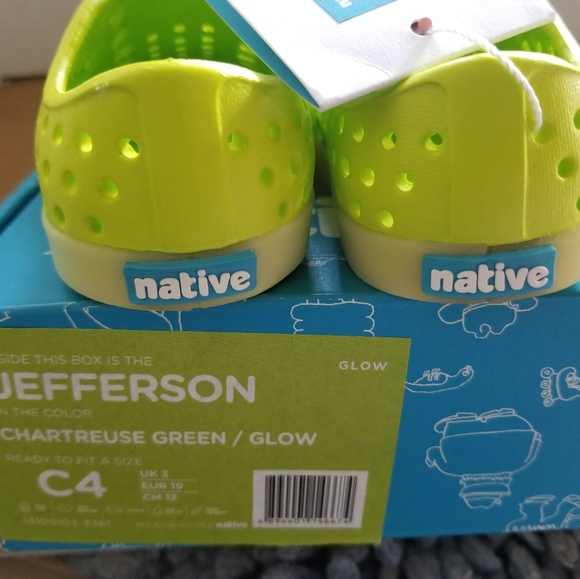 Native Shoes Jefferson Glow SlipOn Sneaker, Size 4 - Picture 7 of 8